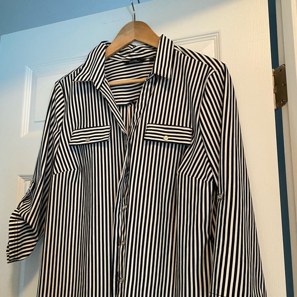 Beautiful button front dress - Picture 12 of 15